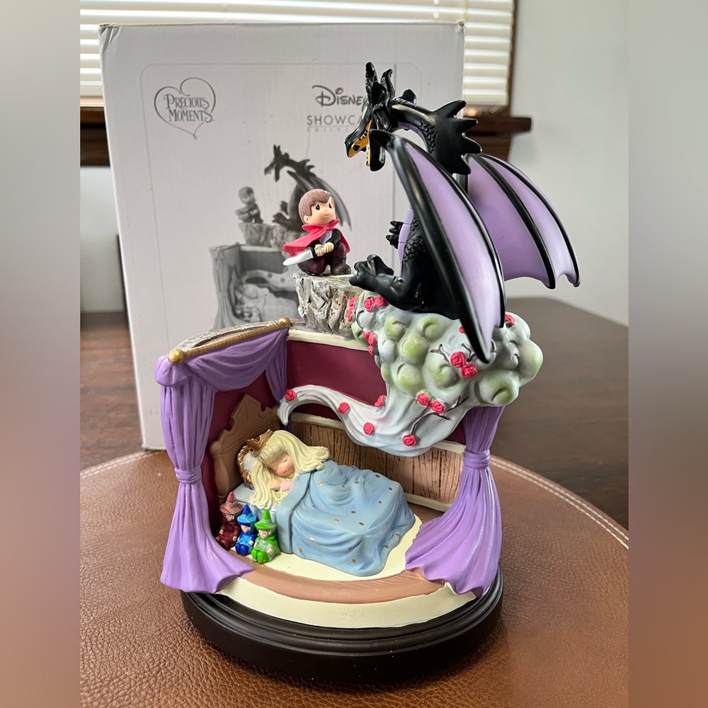 Disney Showcase Collection/Precious Moments True Love Conquers All Music Box